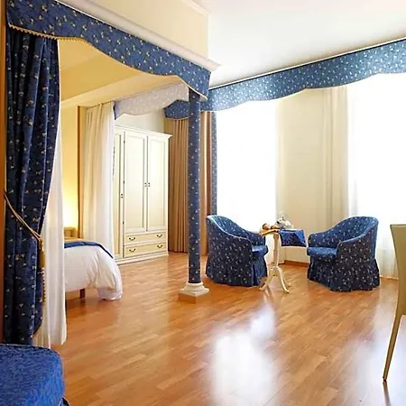 Liberty Apartahotel 4*